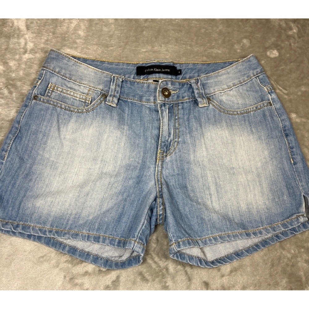 Y2K Calvin Klein Low Rise Light Wash‎ Denim Shorts Flap Pocket Size 6 y2k